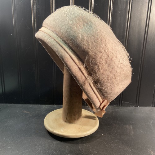Akron Primitive Antique Wood Industrial Factory Spool 9.25” tall HAT RACK HOLDER - Picture 5 of 5