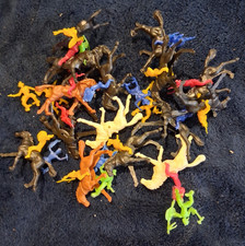 Vintage Plastic Cowboys and Indians Toy Figur...