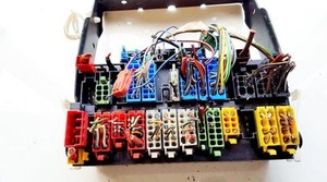 357937039 Sicherungskasten Steuergerät  Volkswagen Passat DE807867-59