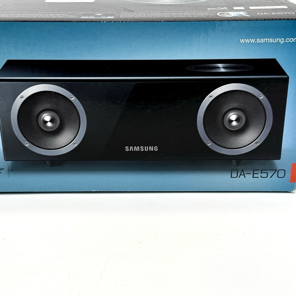 Samsung Da-e570 2.0 Channel 10 Watt Wireless Audio System With Dual Dock - NEW - Image 3 of 4