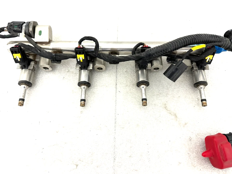 Riel inyector de combustible Hyundai Santa Fe 2015-2021 35340-2GGA1 OEM Foto 2 de 4