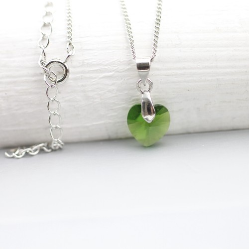 Dunkelgrünes Herzen Ohrring Kette Set, 10 mm Glitzer Kristall, handgefertigt - Picture 2 of 3