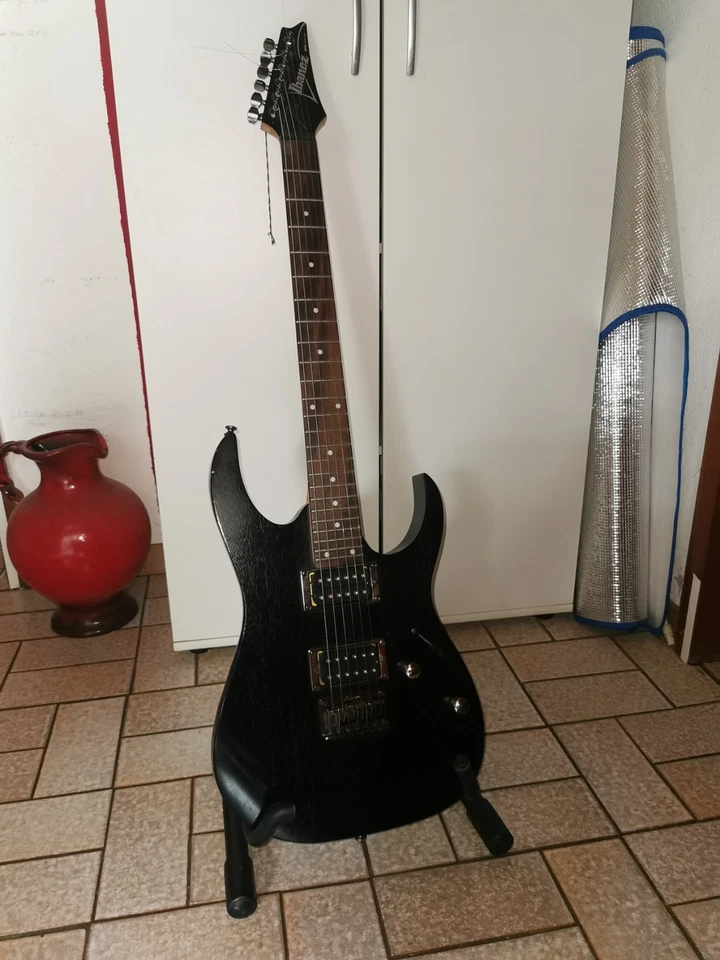 Ibanez RG421 – 24 Jumbo Bünde – Quantum Humbucker – Wizard Hals  - Bild 1 von 2