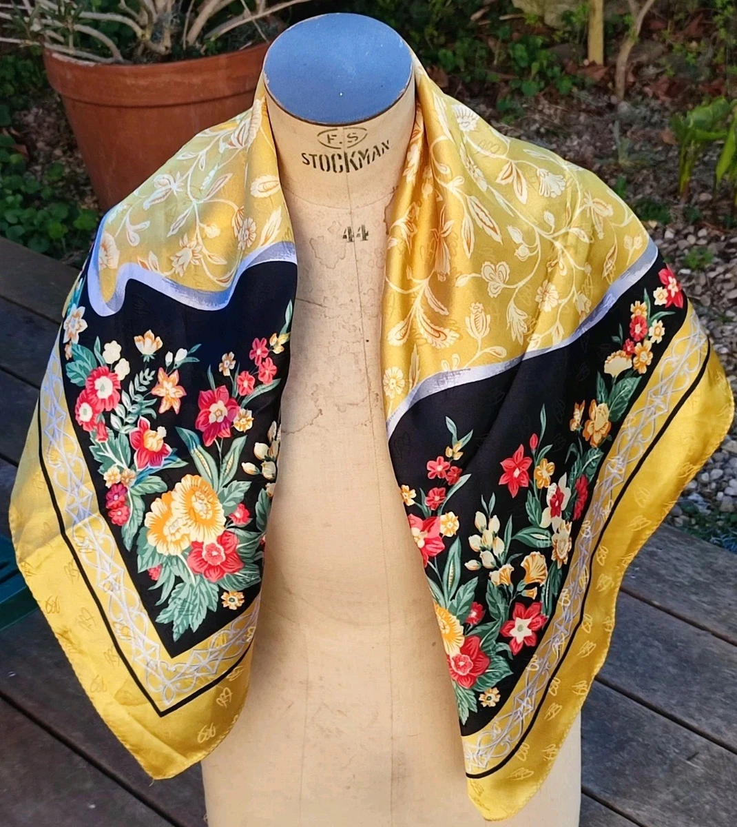 Foulard carré de soie 100% naturelle femme cbf 2304 Taille 70 cm x 70 cm