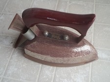 ANTICO VECCHIO FERRO DA STIRO MARCA SVAE W400 V150  VINTAGE ANNI '50 NON TESTATO