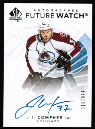 2017-18 UD SP Authentic #122 J.T. Compher Future Watch Rookie Auto Rc 316/999 - Foto 1 di 2