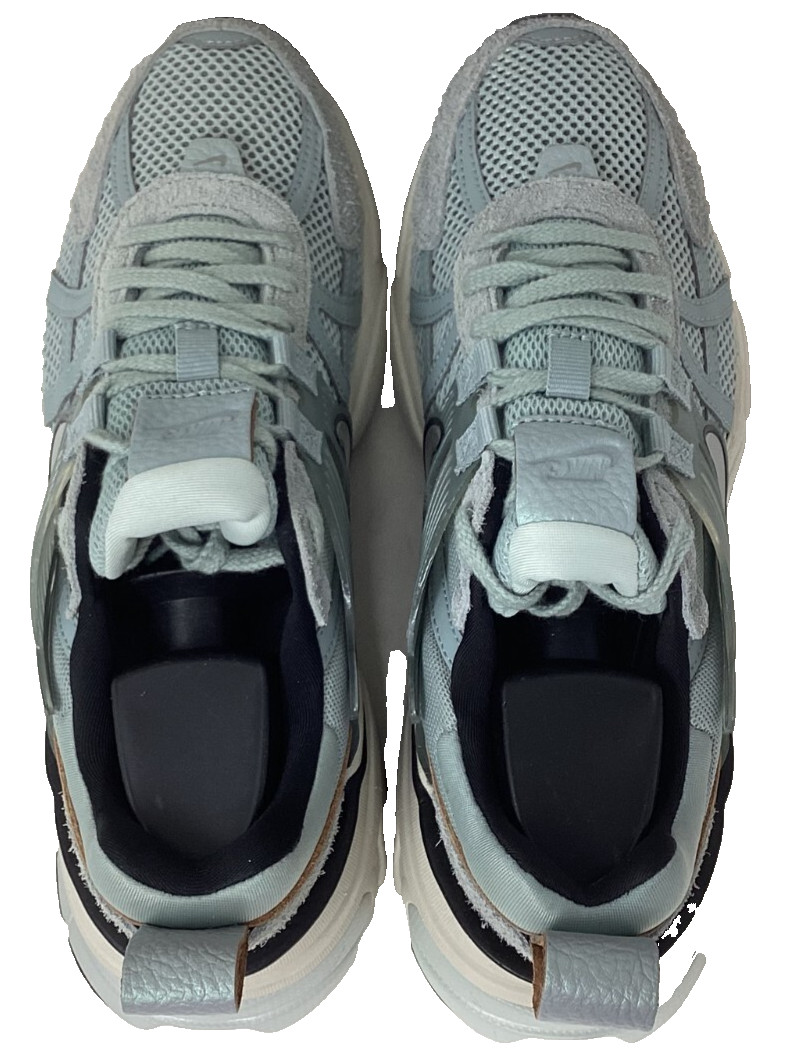 Nike Women's V2K Run Light Pumice Blk Chrome Sneakers Sz:7.5 #FN6703-003 121W