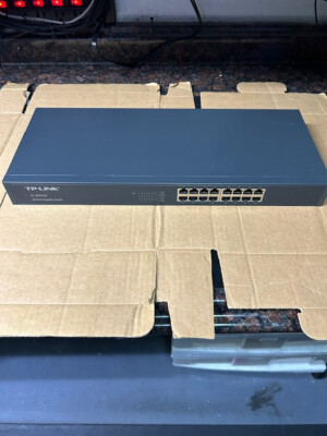 TP-Link 16 Port Gigabit Ethernet Switch Plug and Play Unmanaged TL-SG1016