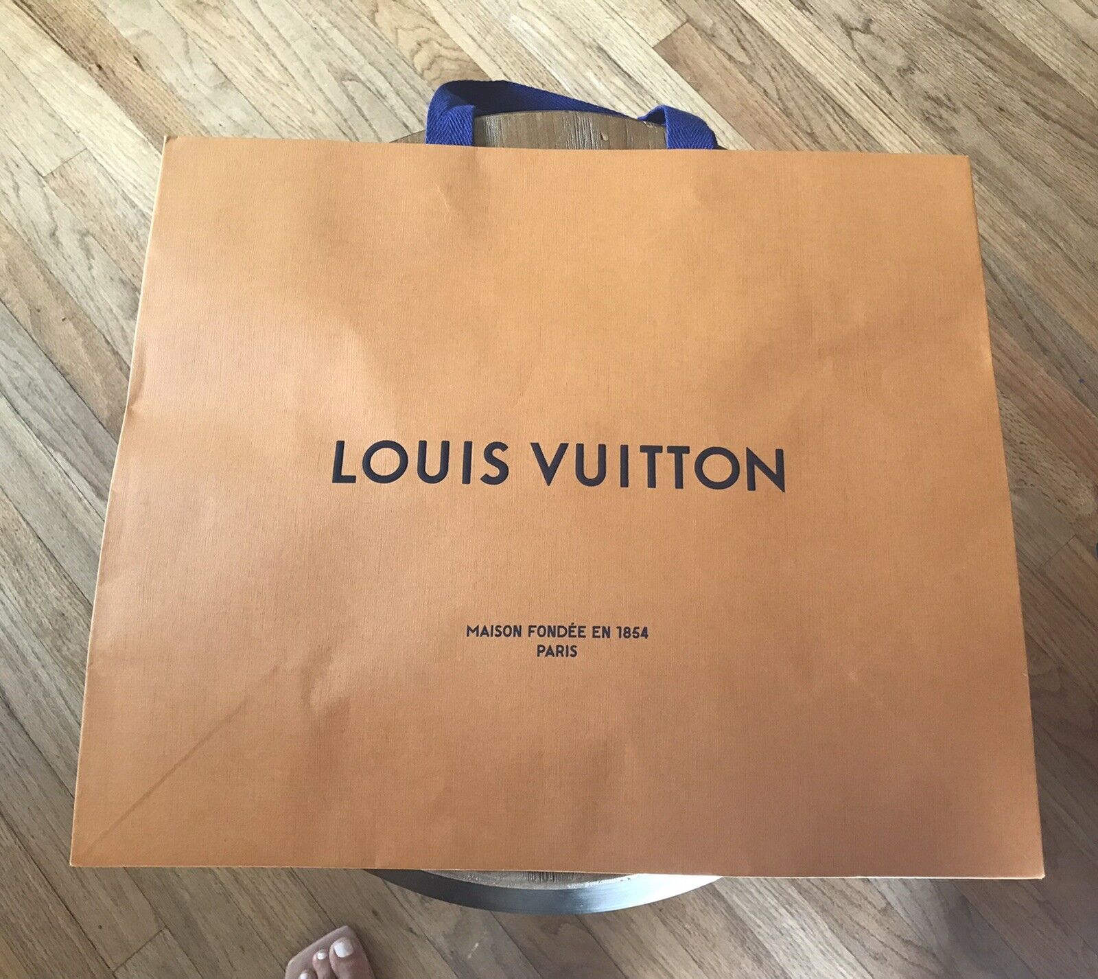 LOUIS VUITTON Authentic Paper Gift Shopping Bag LARGE SIZE 16” x13