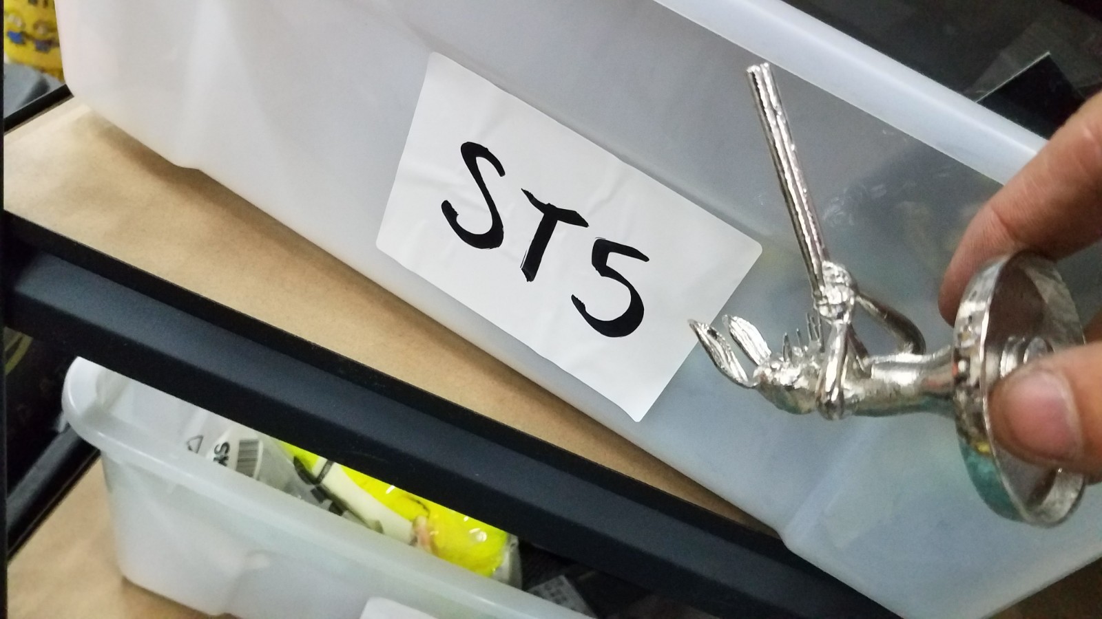 SHOTGUN BUNNY HOOD ORNAMENT SEMITRUCK UNIVERSAL PETERBILT FREIGHTLINER KENWORTH 