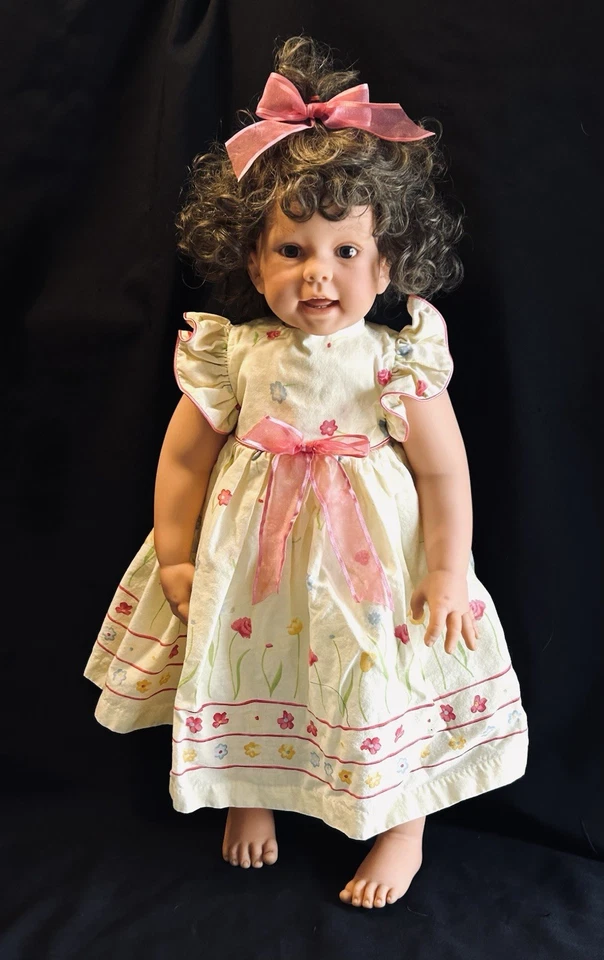 Винтажная кукла 2002 Lee Middleton TODDLER GIRL 27 дюймов вьющаяся коричневая Reva Schick 229/1000 - Изображение 4 из 4