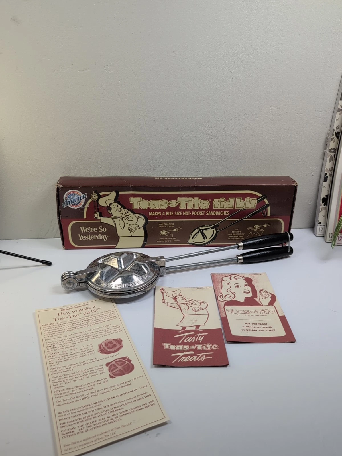 The Original Toas-Tite Tid Bit Hot-Pocket Sandwich Maker – Campfire grill & BBQ