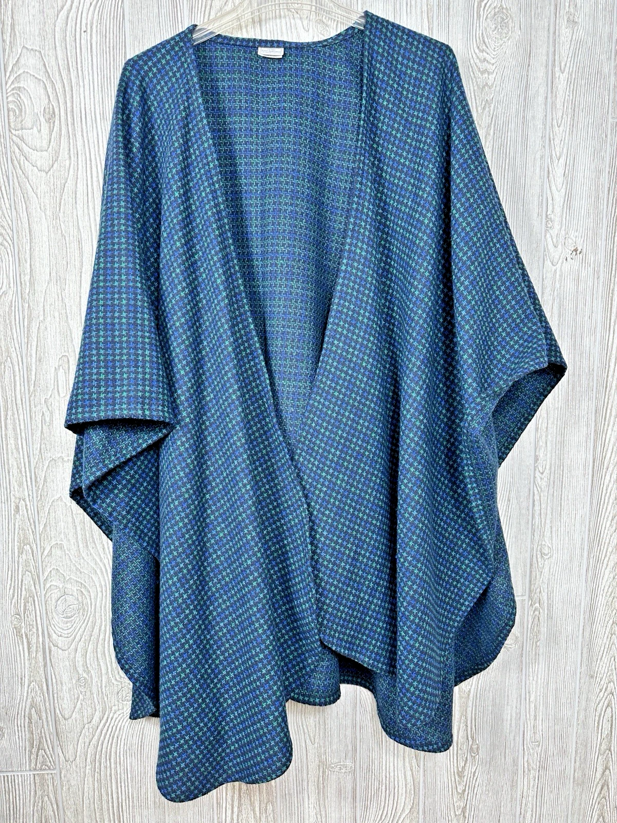 Texas Body Hangings Green/Blue Plaid Wool Wrap Poncho Women’s One Size
Opens in a new window or tab