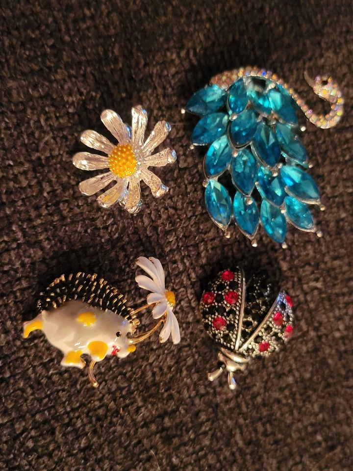 Lote de prendedores broches bonitos para damas estrás esmalte cisne erizo margarita Ladybug E111 Foto 4 de 4