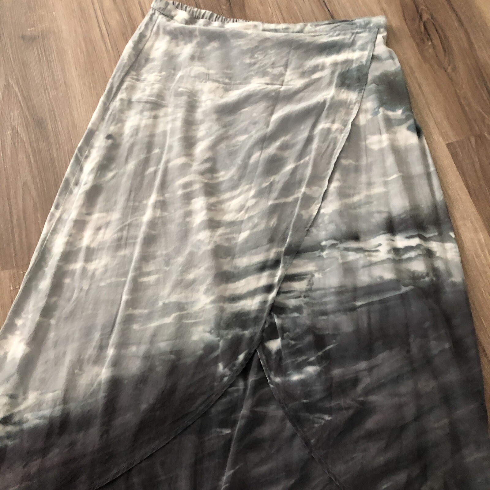 Cythia Rowley gray ombré tie dye maxi skirt 100percent silk size large image 2