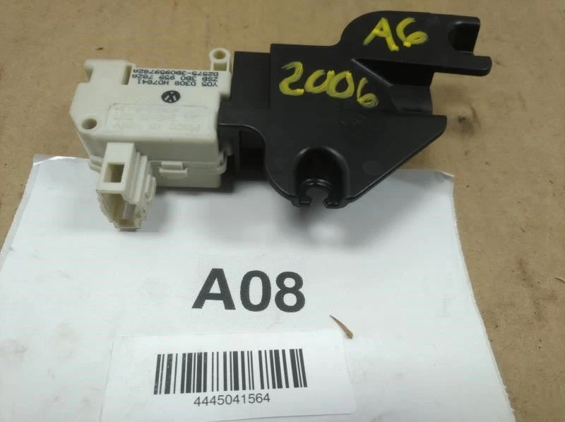 Audi A6 3.2 Quattro 2006 guantera actuador de liberación motor OEM+ Foto 4 de 4