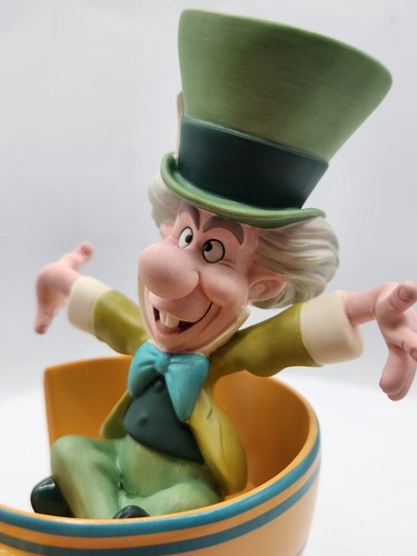 WDCC "A Mad Whirl" Mad Hatter Alice in Wonderland - Signed - New with Box / COA - Picture 3 of 9