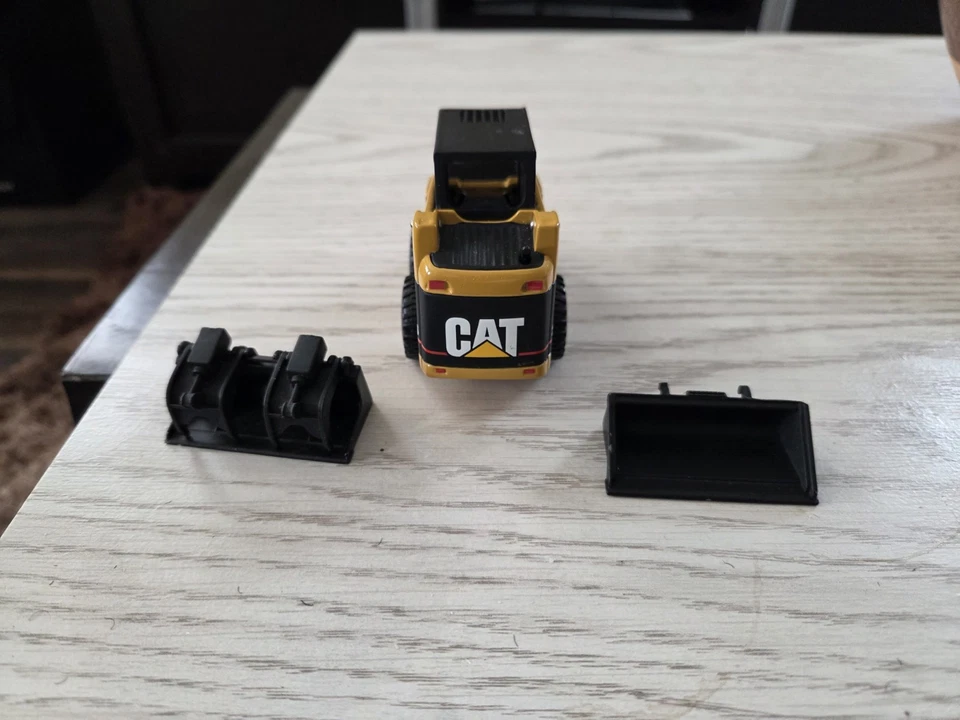 Juego de equipo de construcción fundido a presión Caterpillar escala 1:50 Foto 2 de 4