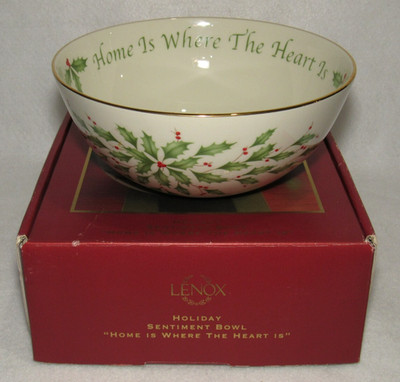 Lenox Holiday Sentiment Bowl Home Is Where The Heart Is #804150 Holly Berry