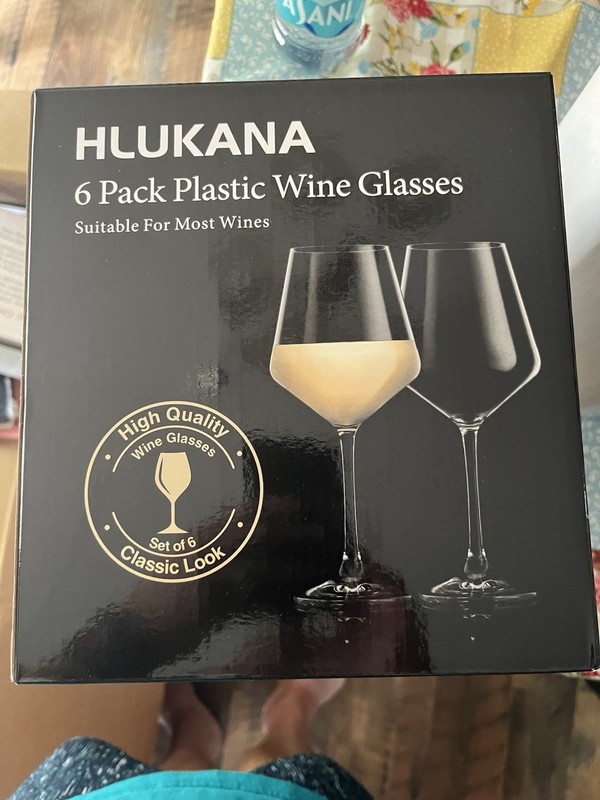 Hlukana Set of 6 Unbreakable 16oz Plastic Wine Glasses with Stems, BPA-Free 