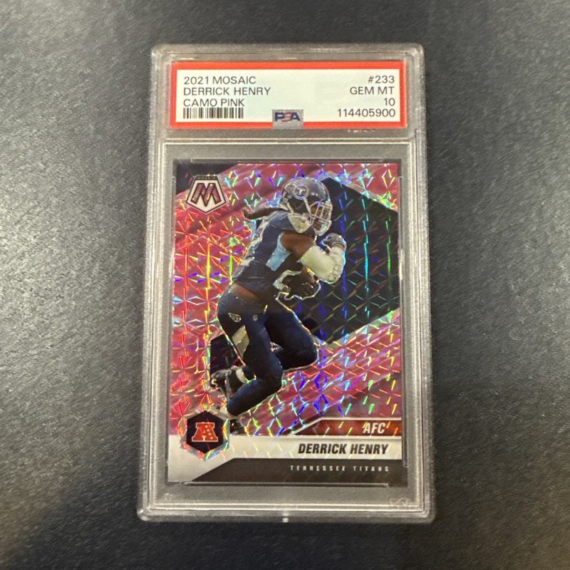 2021 Panini Mosaic Football Derrick Henry CAMO PINK #233 PSA 10 