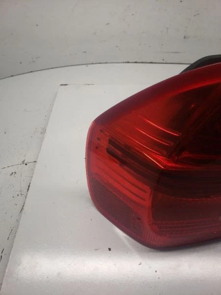 Passenger Tail Light Sedan Canada Market Fits 06-08 BMW 323i 1098548 - Image 2 of 4