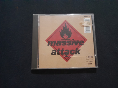 cd massive attack  blue lines einmal angehört 9 songs siehe Bilde