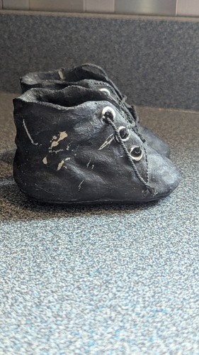 Keypoint Vintage Collectible Miniature Cast Resin Black Shoes Paperweight - Picture 3 of 8