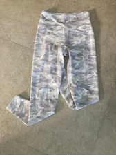 Kyodan Women's Camo Print High Waist Capri Length Athletic Leggings Gray PS EUC