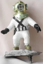 Vintage aquarium (fish tank) ornament: early 1970s Penn Plax DIVER