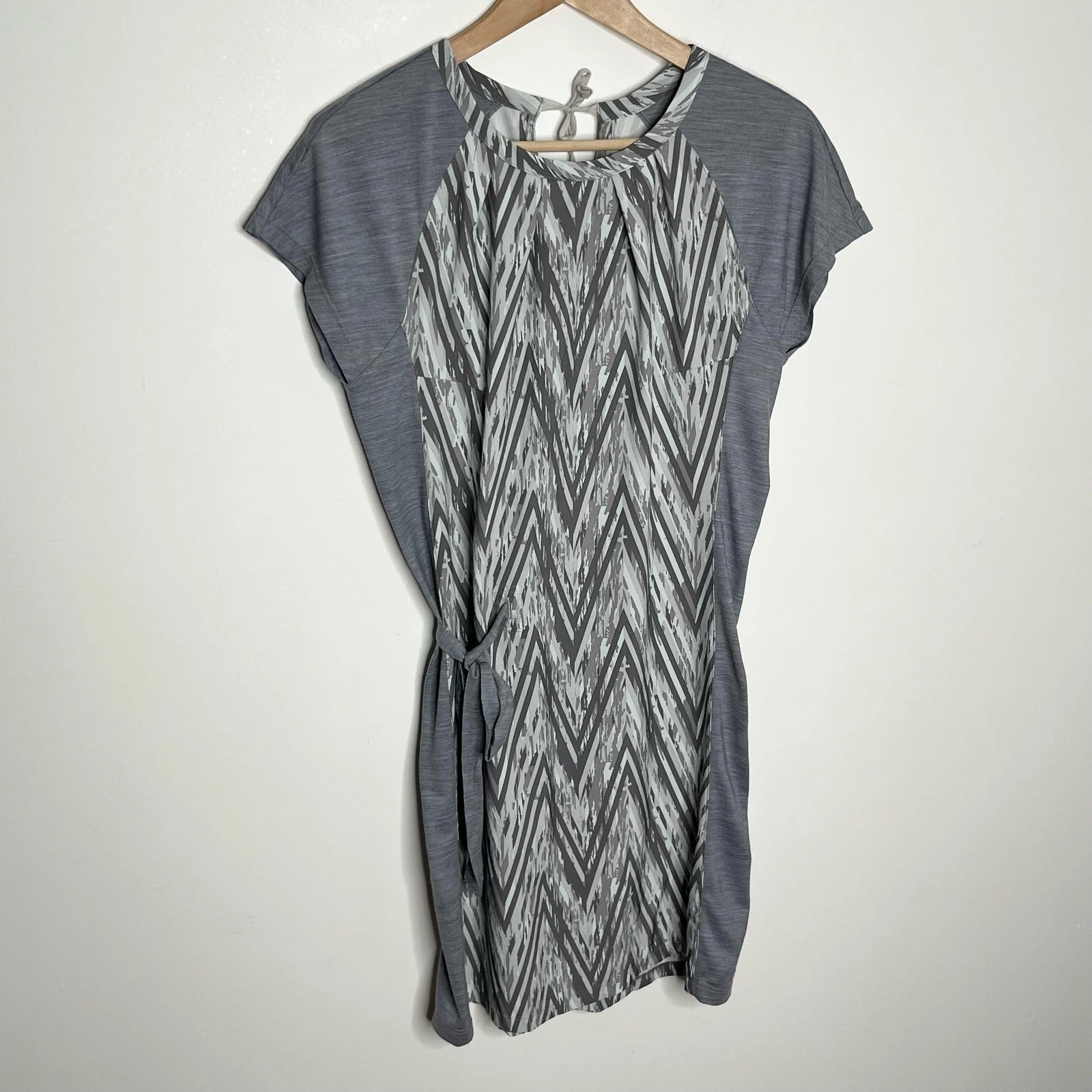 smartwool merino sport zig zig print short sleeve dress