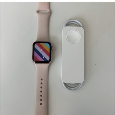 Apple Watch SE 40mm Gold Aluminiumgehäuse mit Pink Sand Sportarmband - Regular (GPS