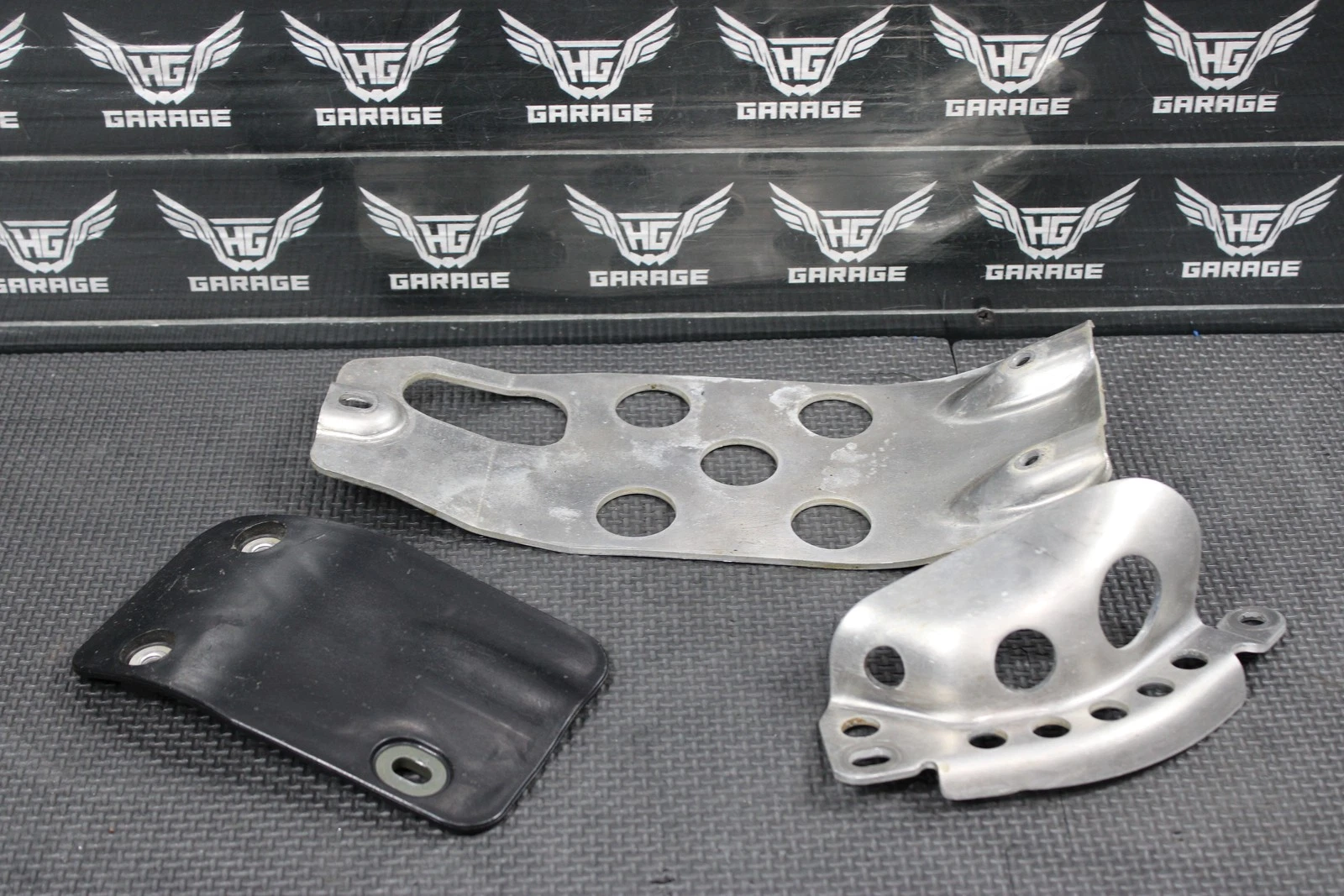 2005 YAMAHA 03-05 YZ450F OEM LOWER SKID PLATE ENGINE GUARD SHIELD SET NICE!