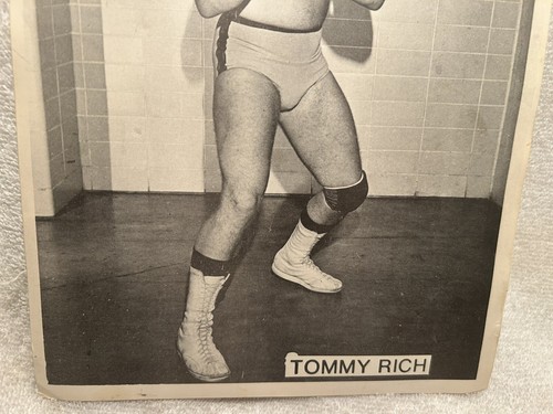 Original De Colección. Foto publicitaria de Tommy 'Wildfire' Rich Pro Wrestler 8X10 blanco y negro - Imagen 4 de 6