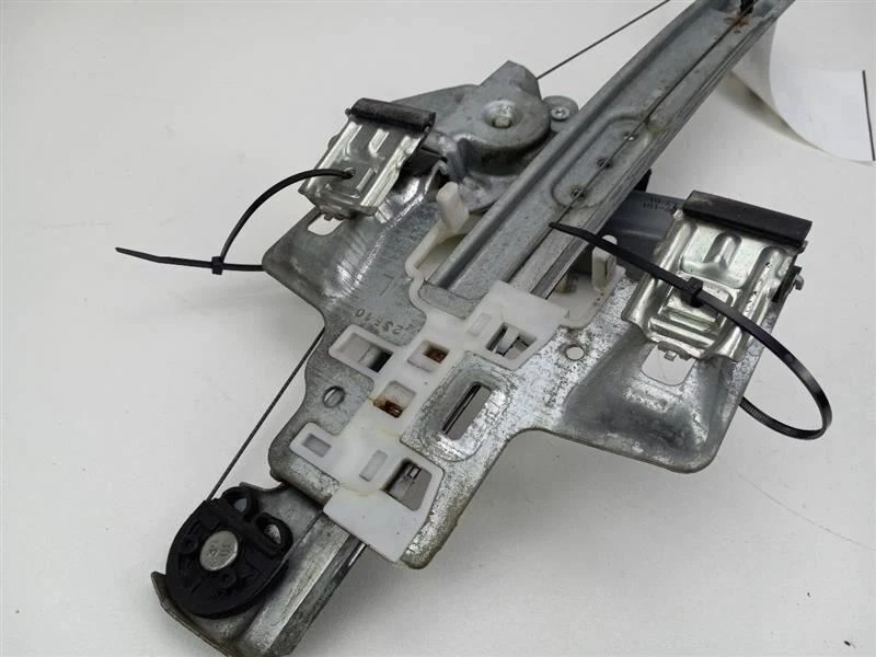 2005 - 2010 CHRYSLER 300 REAR LEFT WINDOW REGULATOR - Image 3 of 4