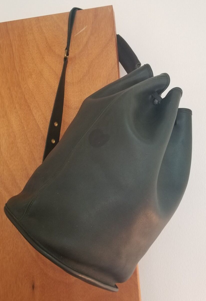 Vintage COACH #9929 Bottle Green Leather Vintage COACH #9929 Bottle Green Leather