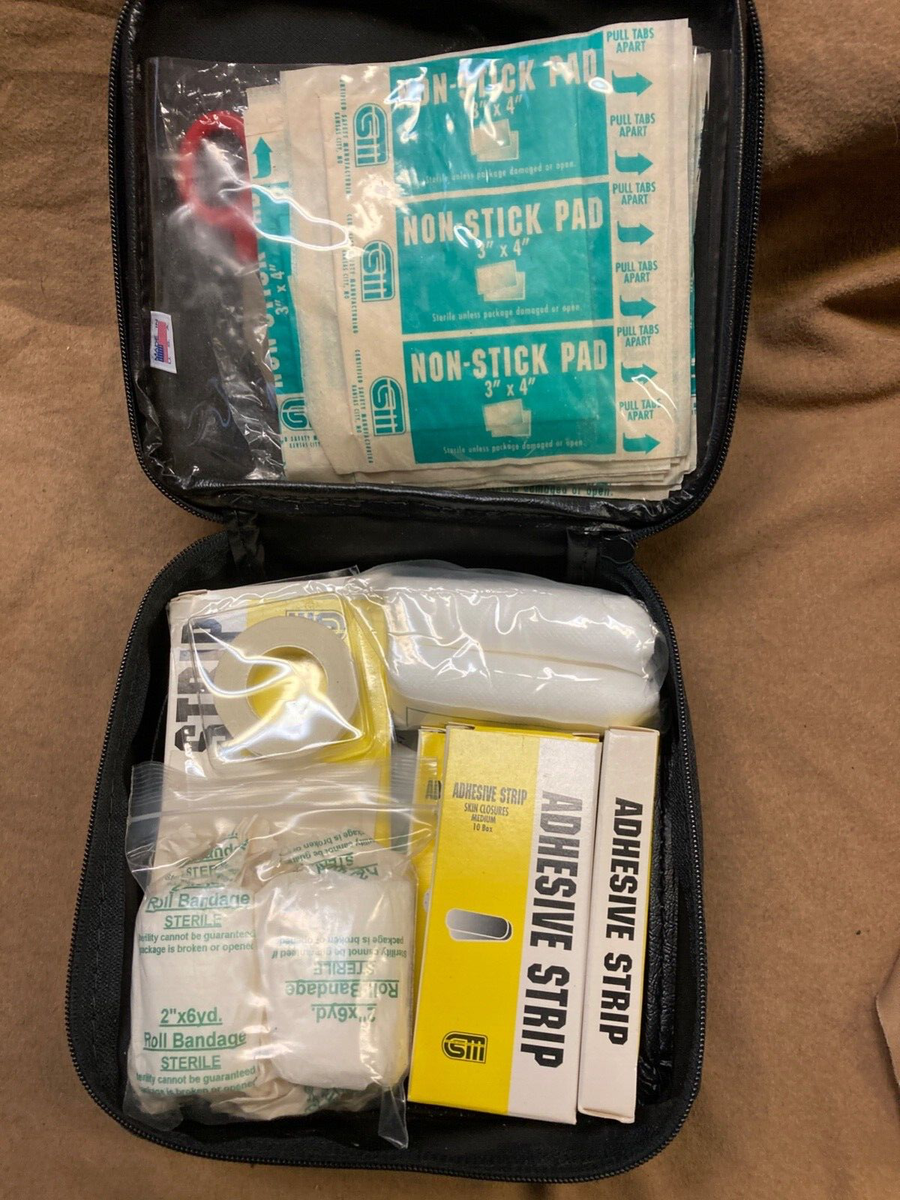Mercedes-Benz First aid kit #A163 860 00 50 w/ zip close factory