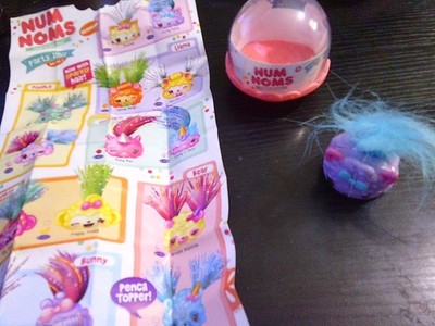 NEW NUM NOMS Party Hair froyos sparkly hair scented figures POOFY PURRS KITTY