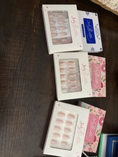 Lote de 3 uñas prensadas Joy Belle, nuevas en caja.