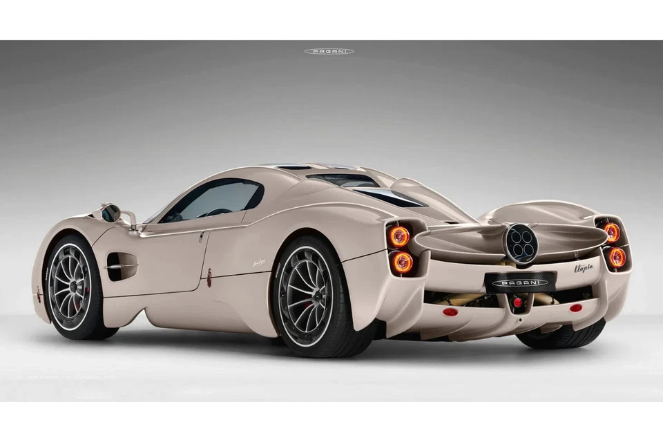 New Pocher Pagani Utopia Coupe Rinascimento Lucido KIT 1:8 Model Car HK120 KidBX - Image 2 of 4