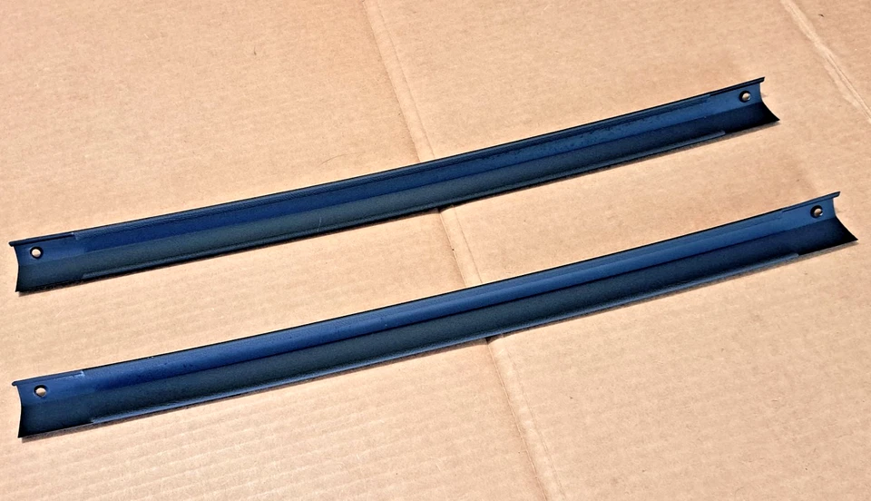 Carrocería Mopar B 1973-74 Dodge Charger SE solo interior techo de acero moldura de ventana Foto 2 de 4