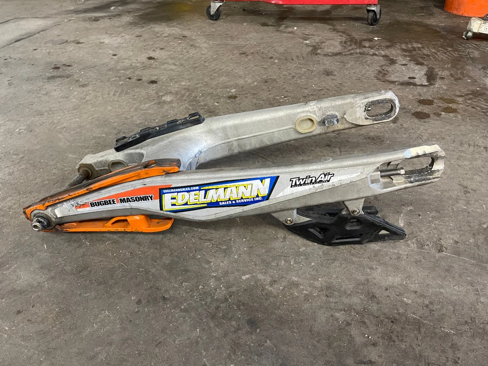 Braço oscilante 2016-2018 KTM OEM SXF SX-F SX F 16 17 18 125 250 300 350 450 XCF SX XC - Imagem 3 de 4