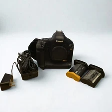 Canon EOS 1Ds Mark III 21.1MP Digital SLR Camera 2 Batteries - Black (Body Only)