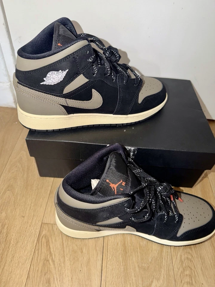 Jordan Air Jordan 1 Mid baskets homme montantes noir/gris EU 38,5 - Photo 2/4