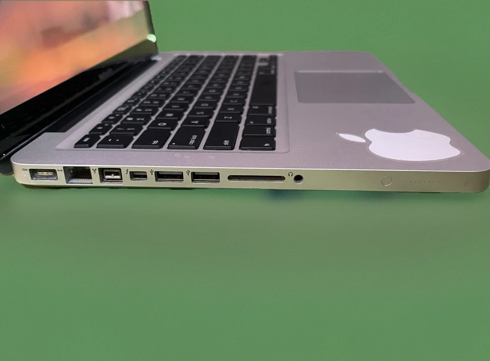 Apple MacBook Pro 13.3” A1278 (320GB, Intel Core i5 2nd Gen., 2.3GHz, 4GB RAM) - Image 4 of 4