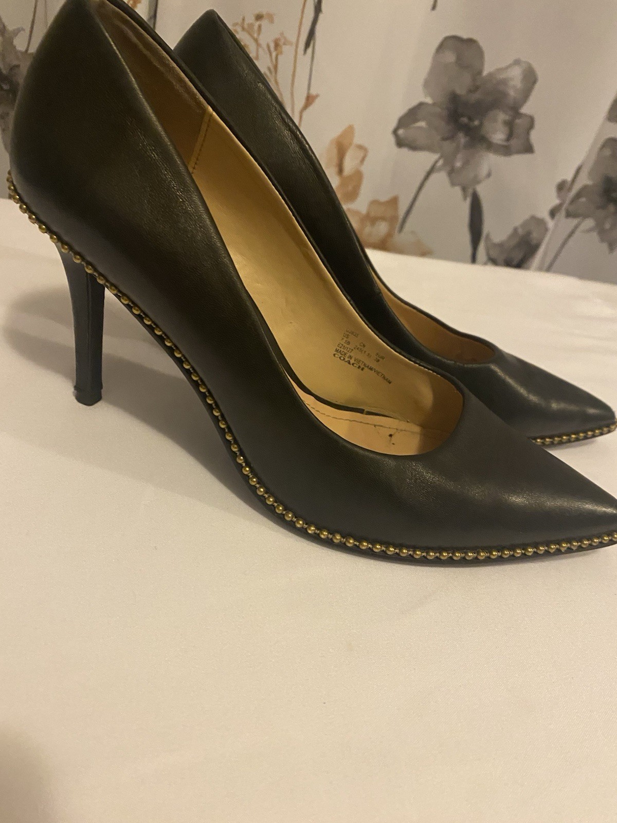 Women’s Black Leather Coach Heels With Pointed Toes Size 7.5