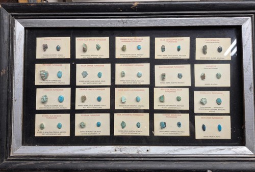 SOUTHWESTERN TURQUOISE DISPLAY PLAQUE 20 STONES