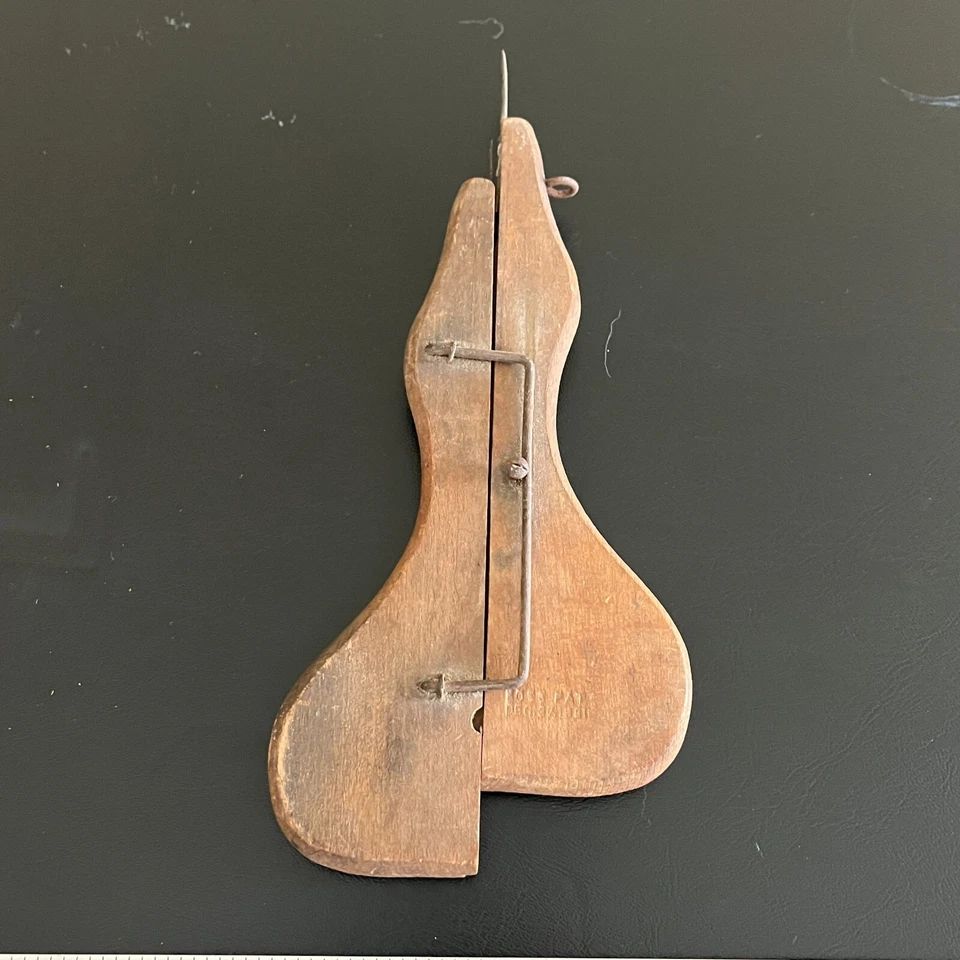 复古古董 E Ross & Co 木制地毯工具穿梭,钩打孔,1881 年 12 月 27 日 — 第 4/4 张图片