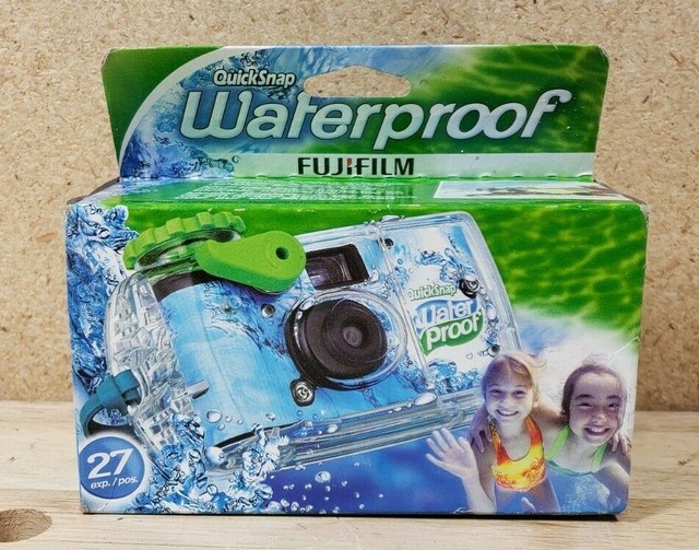 Fujifilm Disposable QuickSnap Waterproof Pool Underwater 35mm Camera