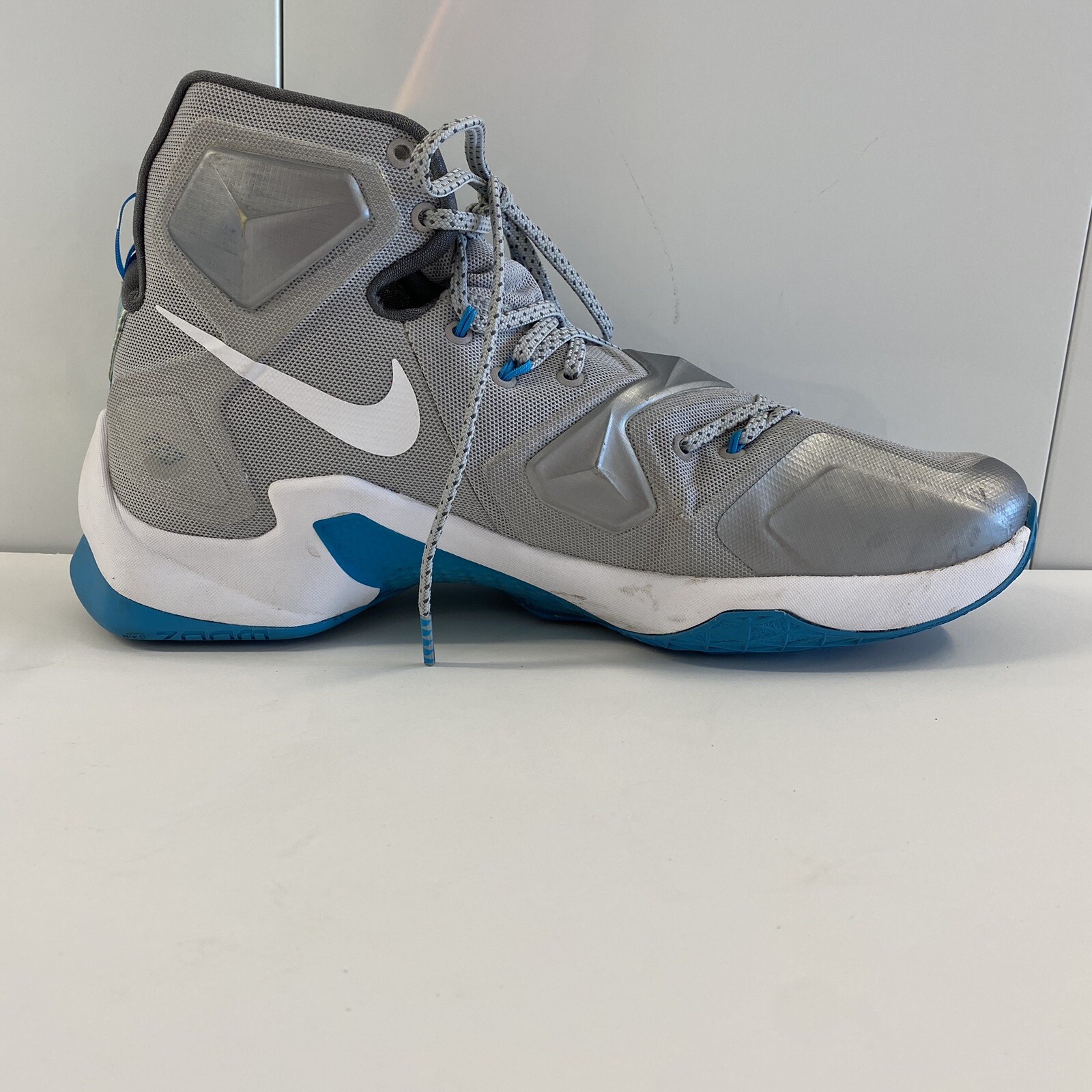 lebron 13 wolf grey
